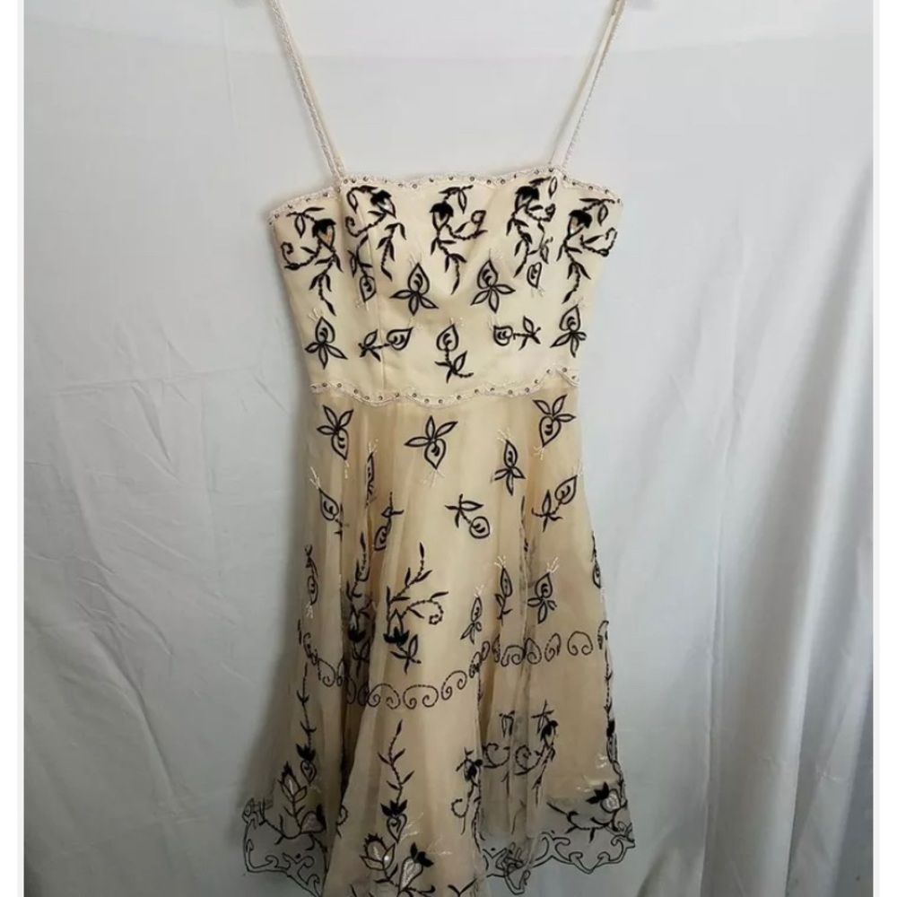 SUE Wong dress size 6